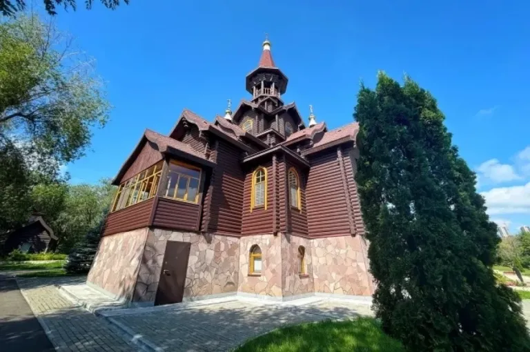 Сербская делегация знакомится с православными святынями Ямала